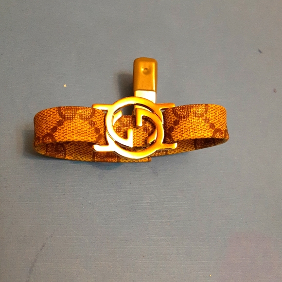 GUCCI logos w straps + Gucci Keychain repurporse from Gucci bag Firm price - Picture 3 of 16